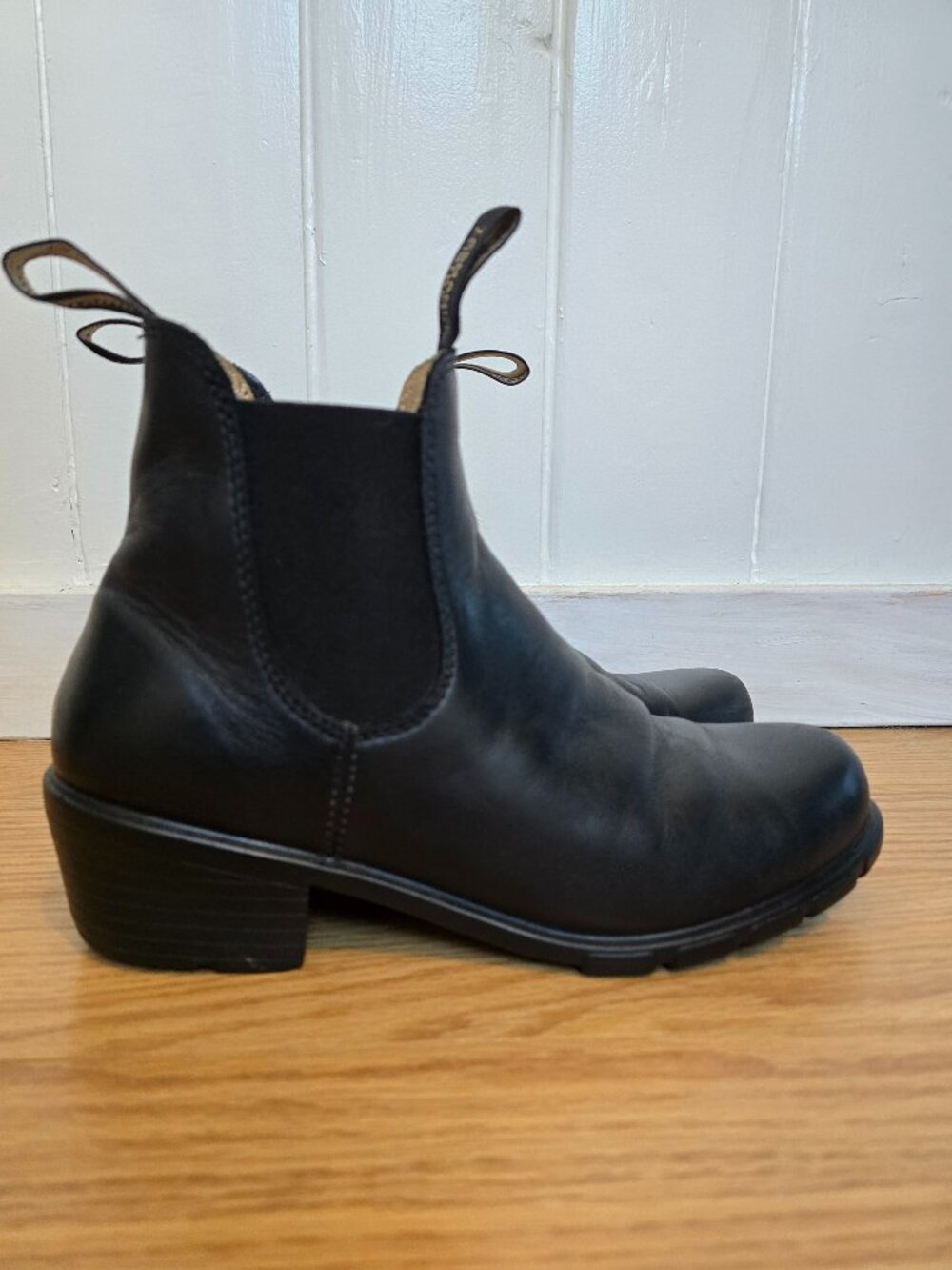 Blundstone #1671 Black Women’s Heeled Chelsea Boot